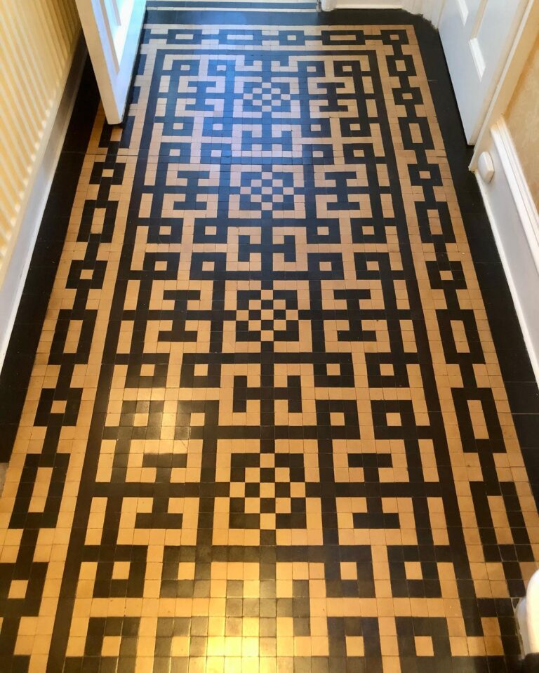 Geometric tiles